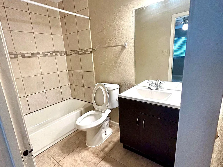 17007 Mercado Dr — Photo 3