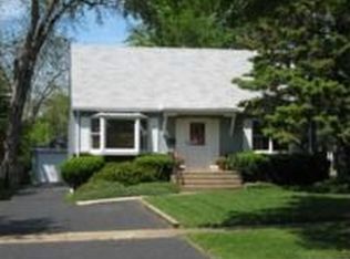 52 W Taylor Rd, Lombard, IL 60148