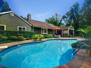 59 Walnut Valley Rd, Columbia, NJ 07832