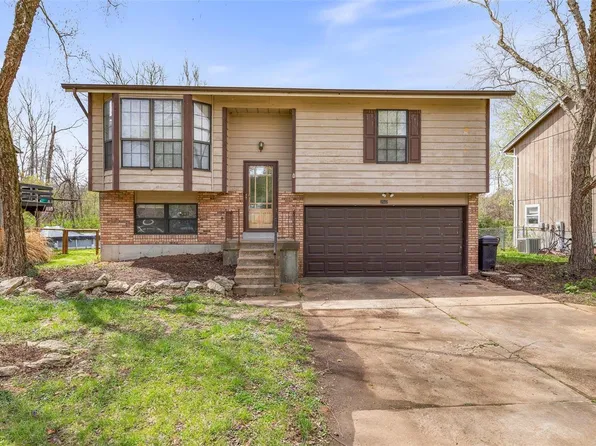 2502 Lombard Ln, Imperial, MO 63052