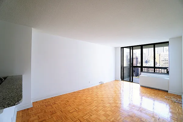 Rented by Renetta Real Estate | media 2