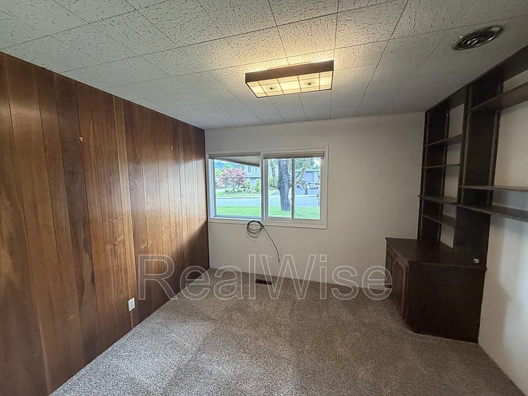 710 NW Midland Ave — Photo 24