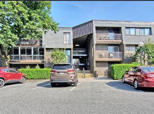 12 Stonehenge Cir APT 1, Baltimore, MD 21208