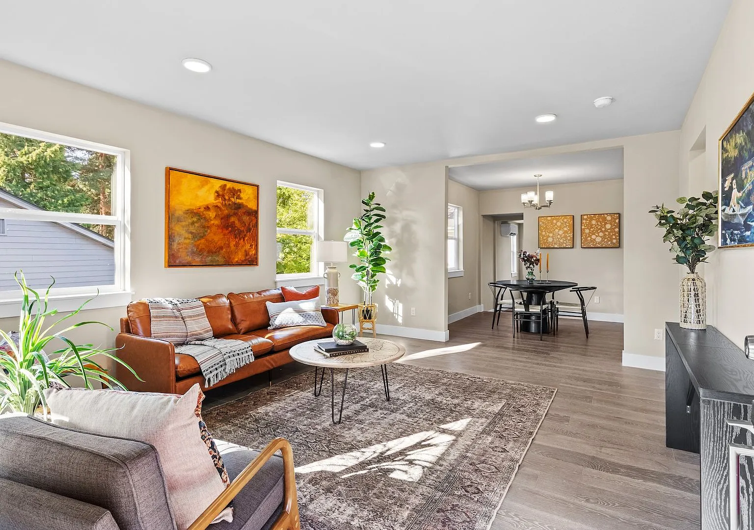 Beautifully Renovated 4BR Home in North Seattle! — Photo 3