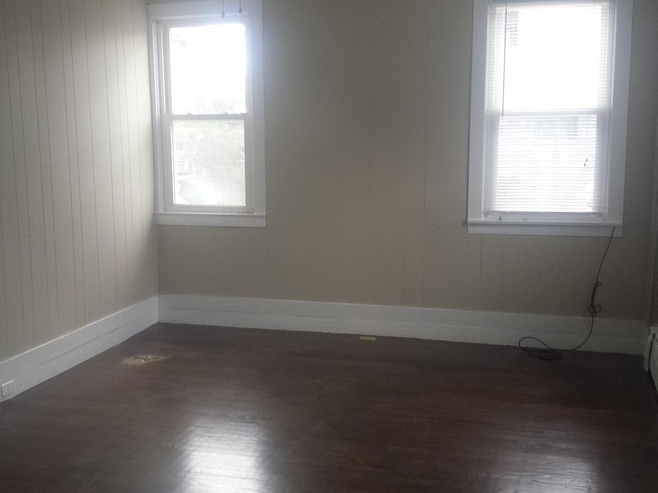 1st image of 5 School St
