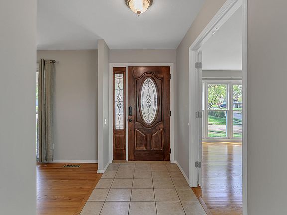 2nd image of 11739 Holly Springs Dr