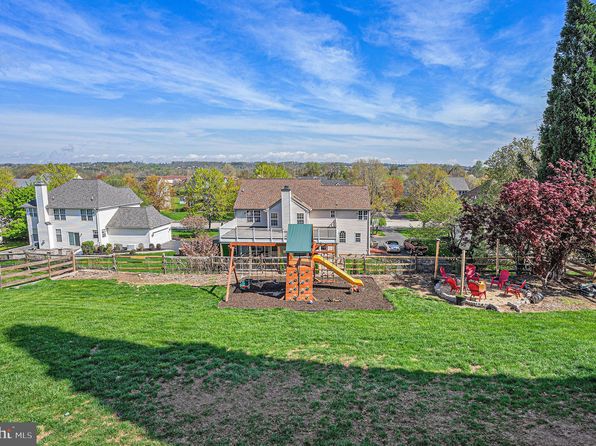 547 Red Coat Ln, Phoenixville, PA 19460