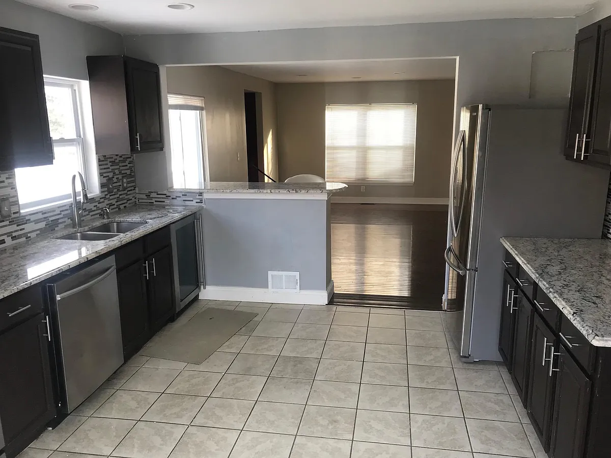 Open Floor Plan Kitchen to Family room - 17614 Silver Maple St