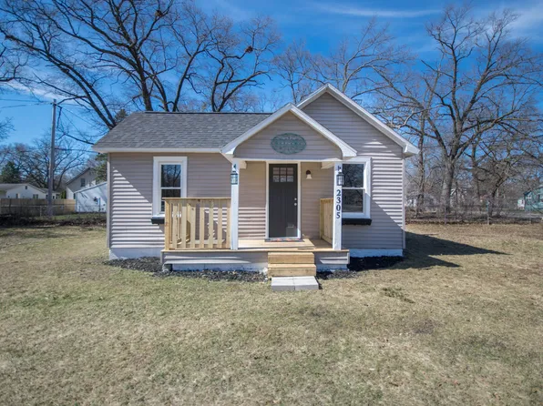 2305 Riordan St, Muskegon Heights, MI 49444