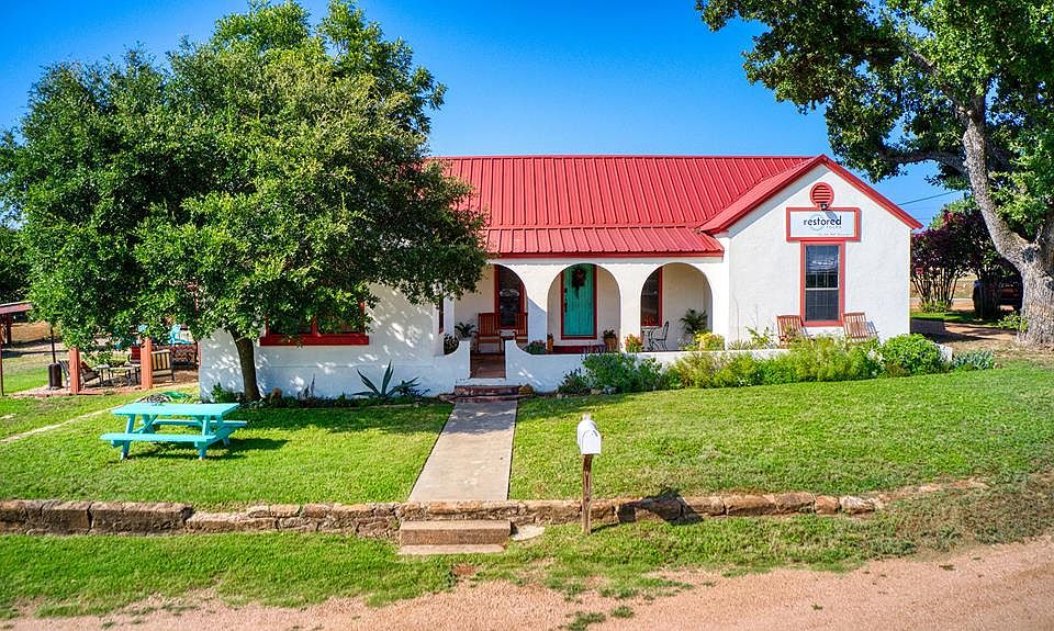 1st image of 708 S San Antonio St