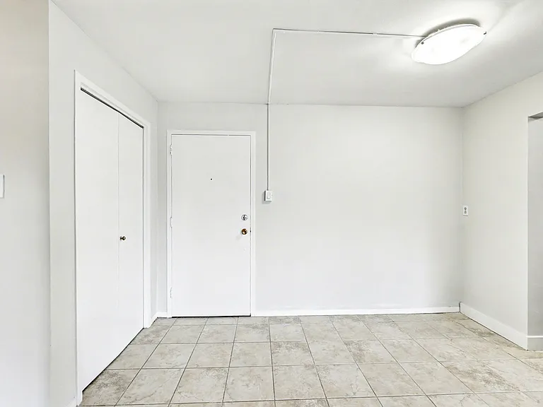 645 Village Green Ave — Photo 21