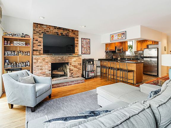 2nd image of 432 E 85th St APT 5F