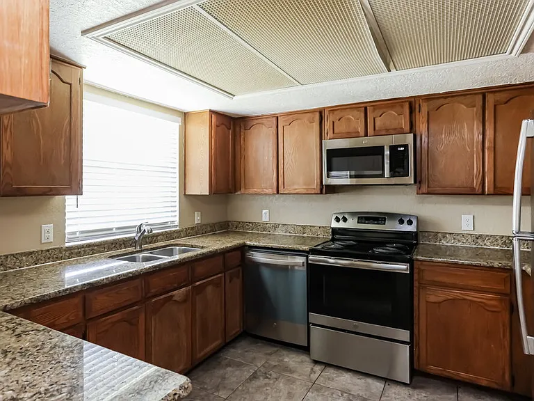 2206 Brim Ct — Photo 8