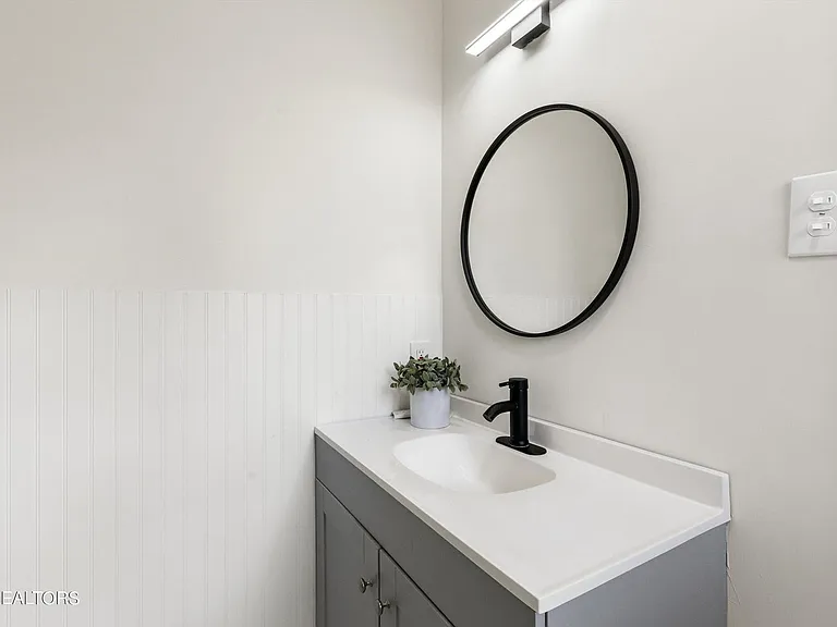 3037 Marvin Cir — Photo 17