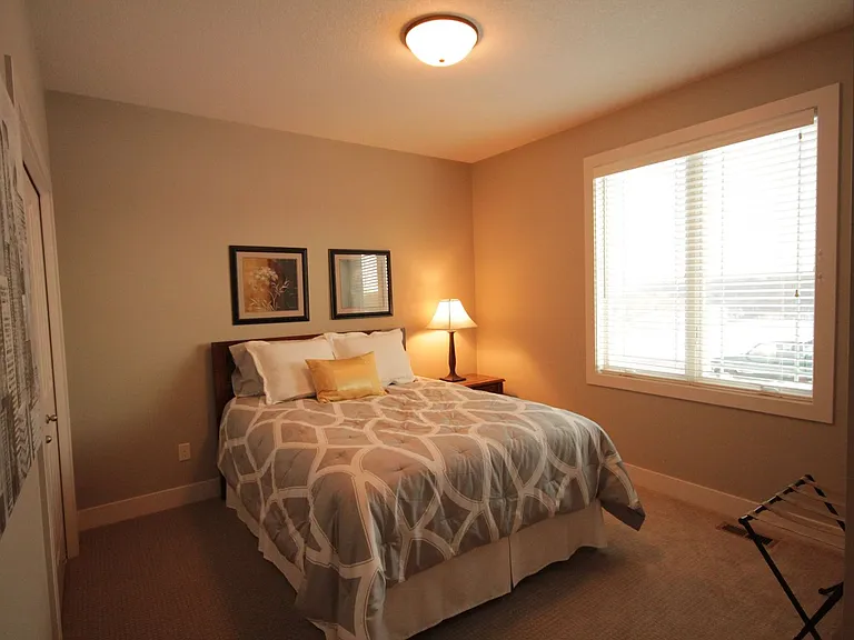 4033 Cameo Pl NE — Photo 12