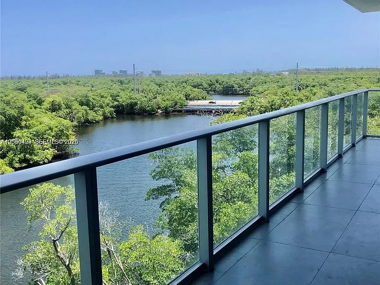 16385 Biscayne Blvd #621 — Photo 26