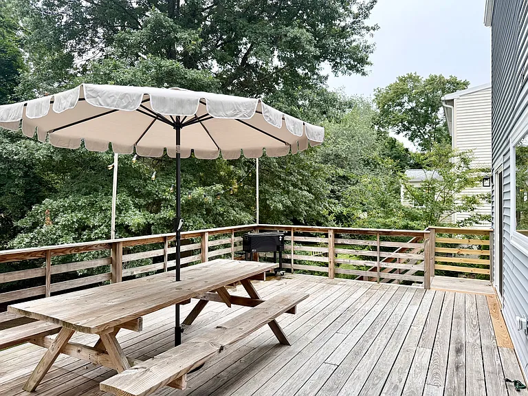 104 Carlson Dr — Photo 8