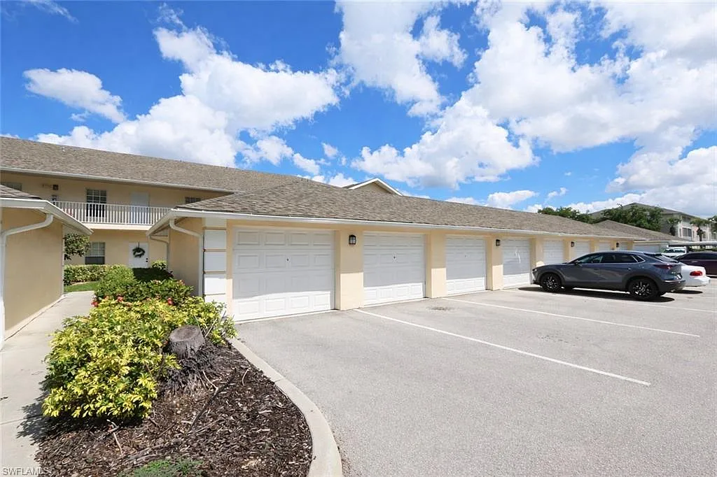 2 bed, 2.0 bath, 1191 sqft, $2,450 — Photo 2