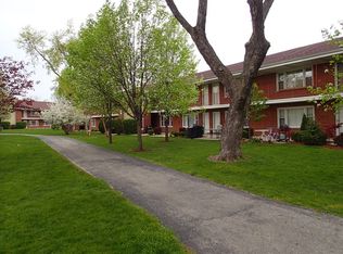 1111 E Algonquin Rd UNIT 17, Arlington Heights, IL 60005