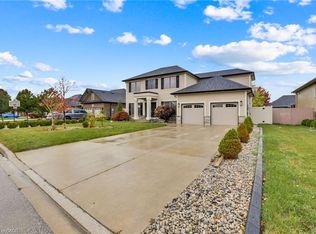 212 Jasmine Dr, Lakeshore, ON N8L 0T1