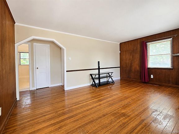 3rd image of 9 McGaw Avenue