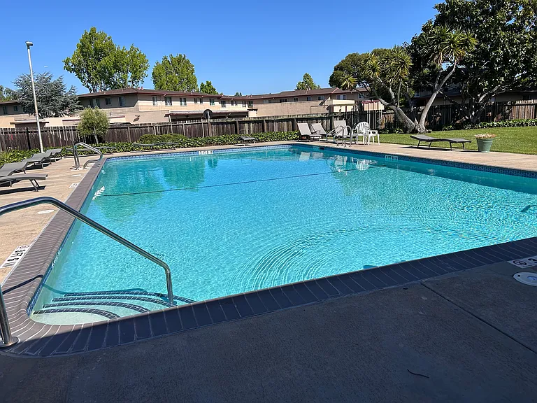 1636 Marina Ct #G — Photo 24