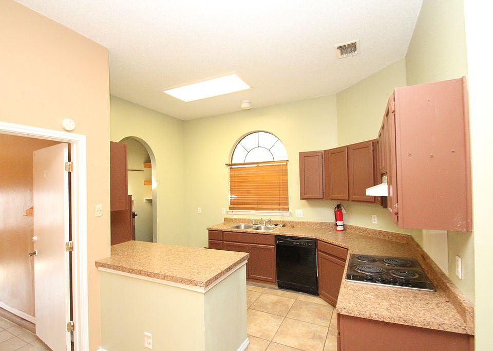 2nd image of 6312 Village Arbor #0