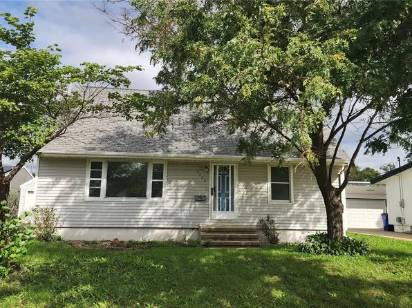 3308 H Ave NW, Cedar Rapids, IA 52405