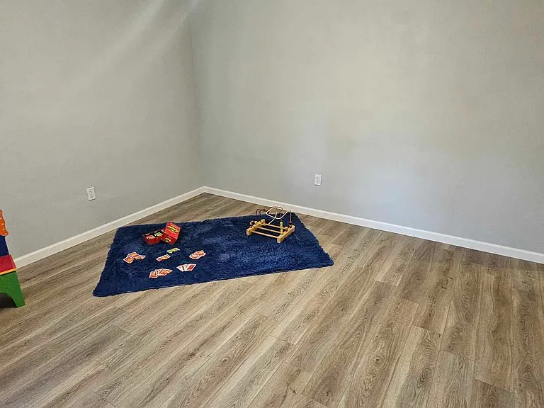 10 Carolyn St — Photo 18