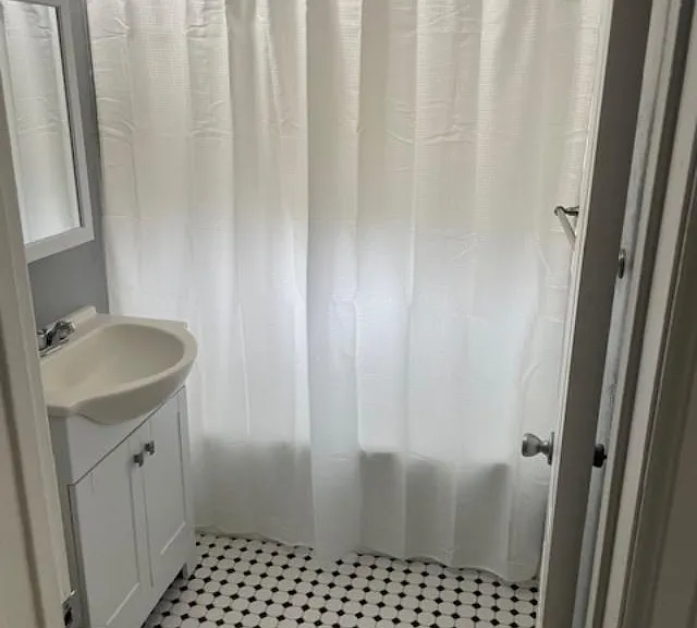 1921 Whitley Ave #9 — Photo 9