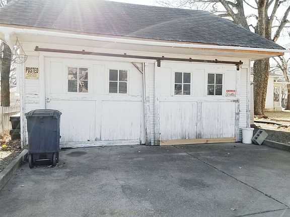 5th image of 300 S Taylor St