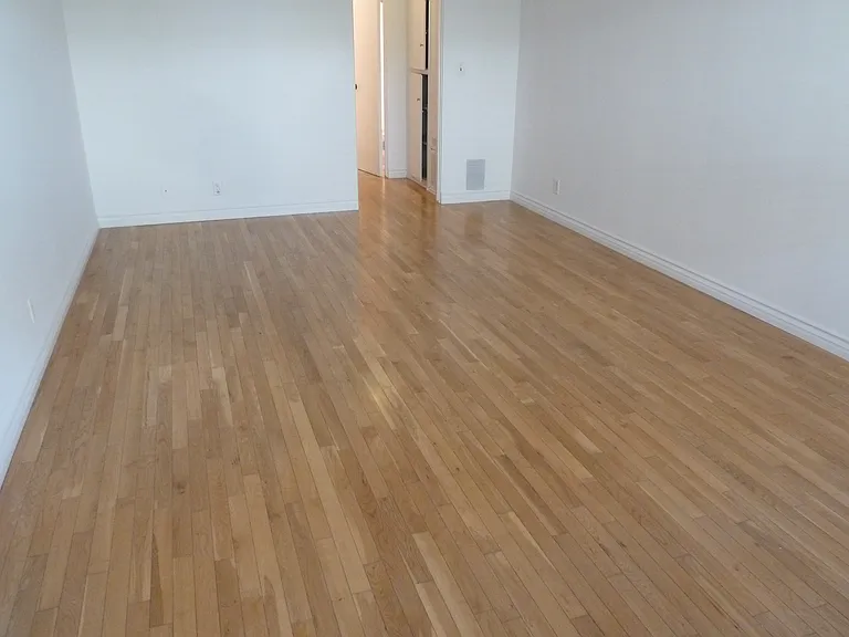 1022 2nd St #4 — Photo 8