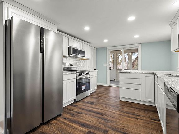 2nd image of 49 South St