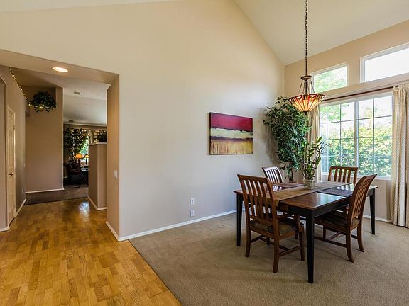 5th image of 23267 Sherwood Pl