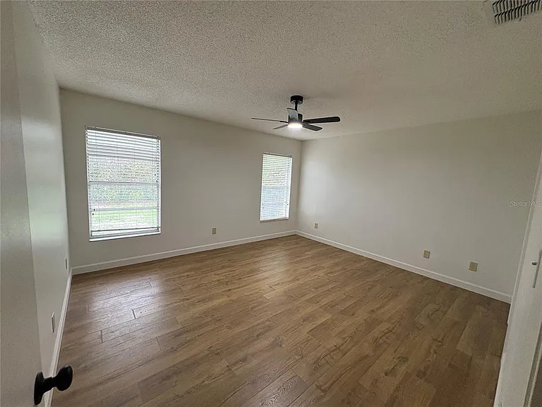 4824 Gallant Ln — Photo 18