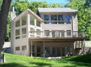 806 Spring Beach Way, Cary, IL 60013