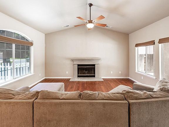 4th image of 2882 E Shea Dr