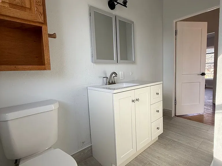 605 E Prospect Rd — Photo 9