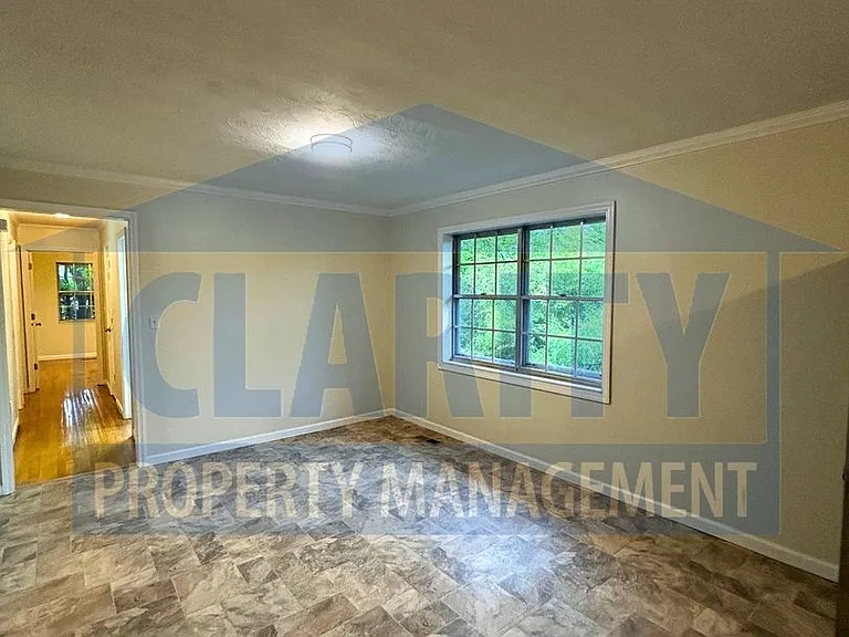 809 Dockery Ln SE — Photo 5