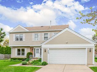 304 Chateau Dr, Buffalo Grove, IL 60089