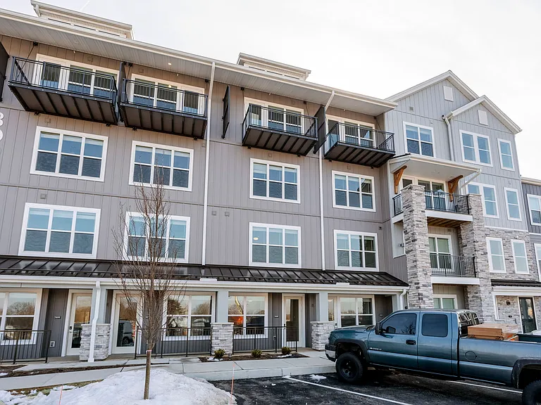 The Pointe at Overlook — Photo 74