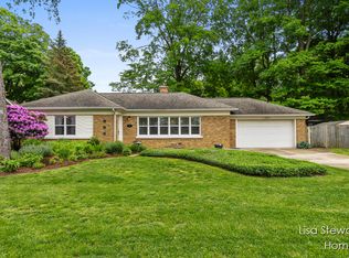 838 Paw Paw Dr, Holland, MI 49423