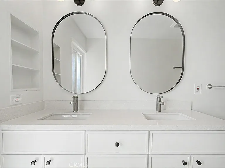 6917 Clovercliff Dr — Photo 16