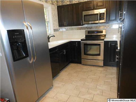 3rd image of 130 Rosewood Drive #B
