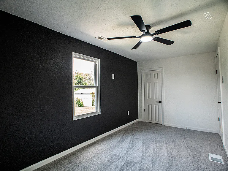 454 Bellaire Ave — Photo 10