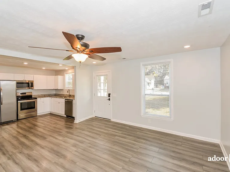 111 McKinley St — Photo 3