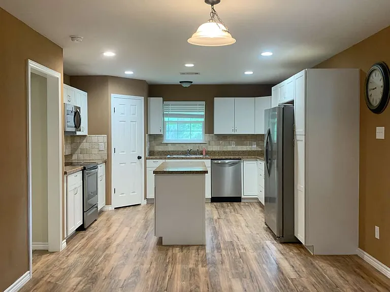 214 Braz St — Photo 4