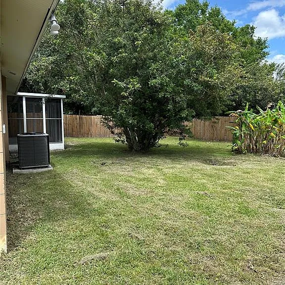1343 Croyle Dr — Photo 16