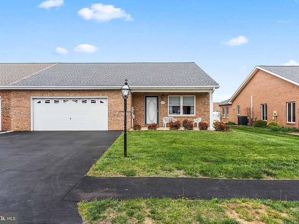 1st image of 122 Southern Oak Dr
