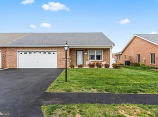 122 Southern Oak Dr, Hagerstown, MD 21740